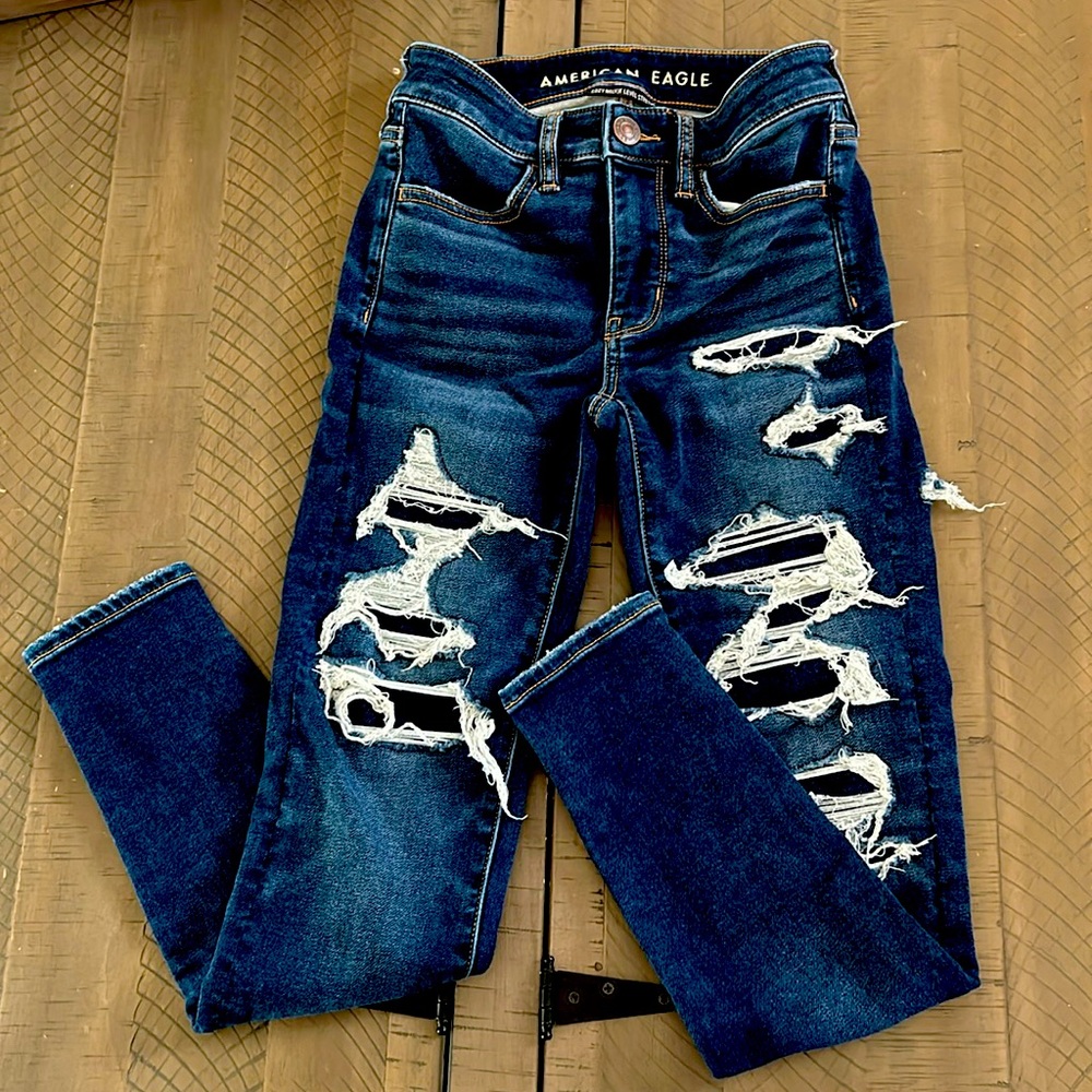 American Eagle high rise full rip stretch jeans 00
